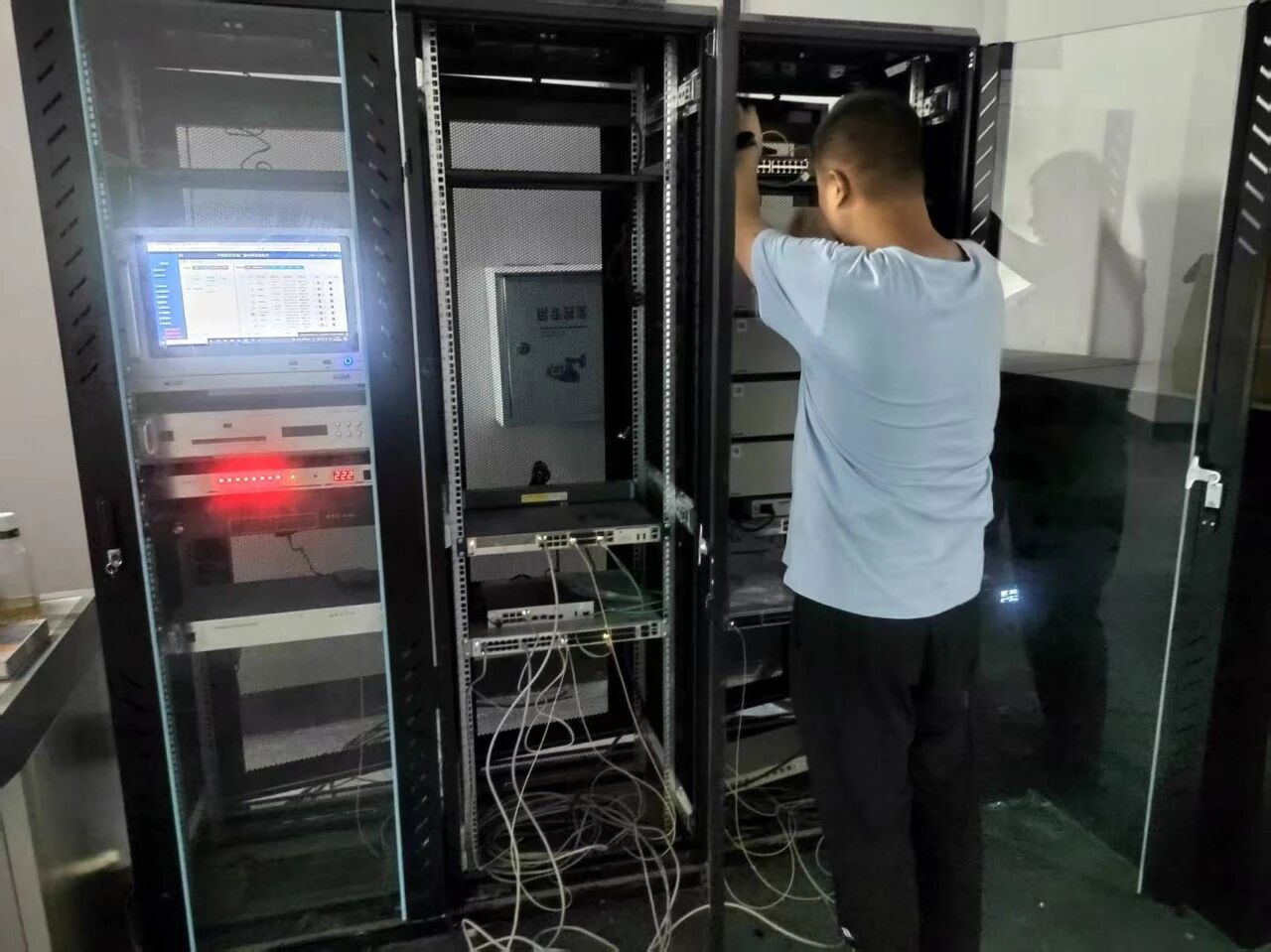 68ea3d437370f 冰球突破-冰球电游豪华版_MG冰球游戏